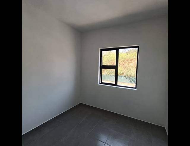 2 BEDROOM APARTMENT FOR SALE IN SHEFFIELD BEACH